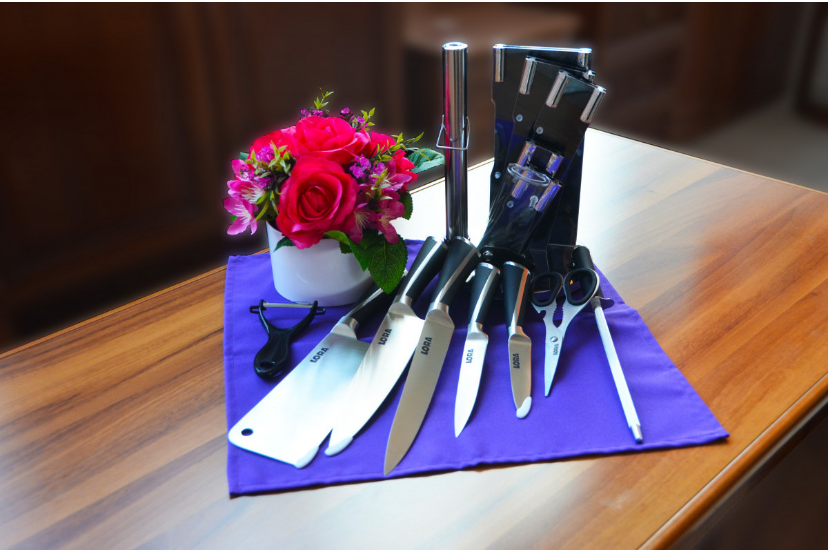 Набір ножів із підставкою 8 предметів NS18SETKN/BK
