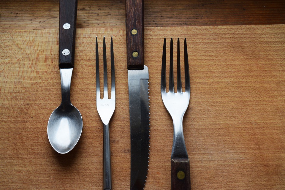 Разновидности вилок, ножей и ложек